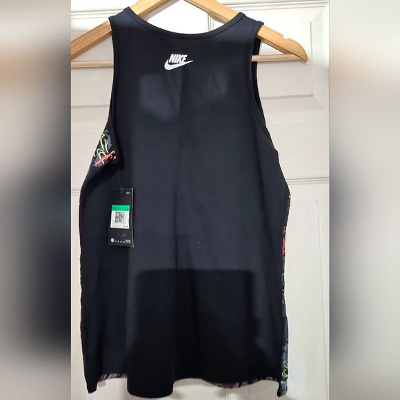 Nike Girls - Picture 2 of 4